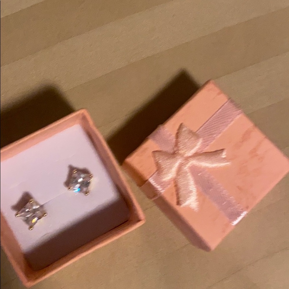 Earring studs - Picture 3 of 3